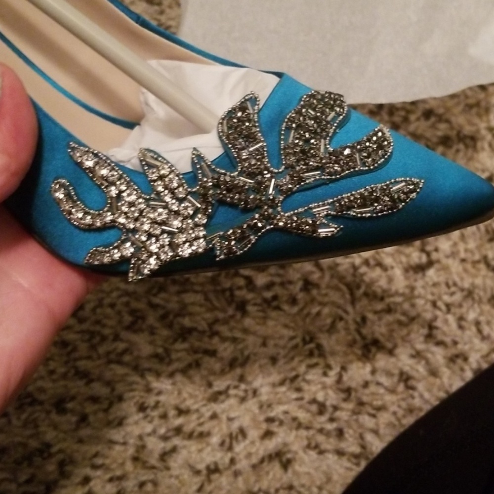 Nine west pump turquoise teal color